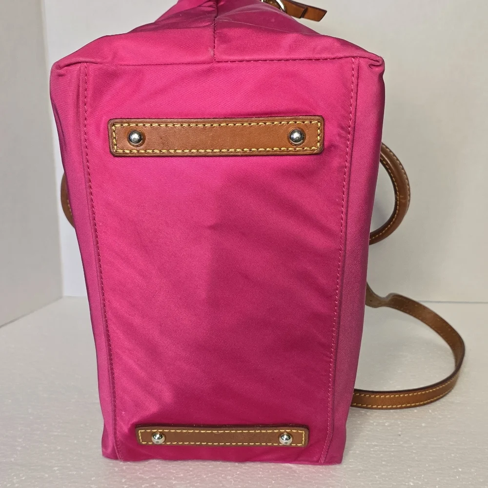 Dooney & Bourke stylish vibrant